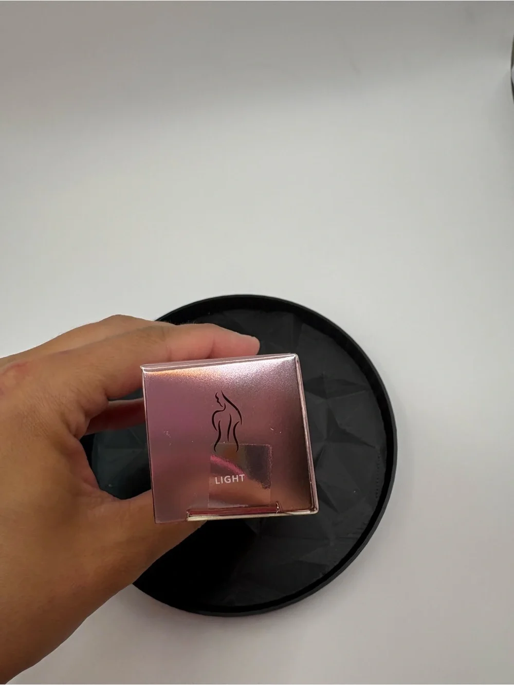 Nakery Skip The Line Plumping Velvet Serum Infused Foundation in the color light